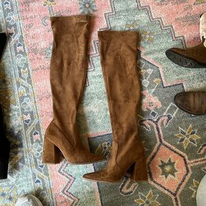Suede pull on knee boot